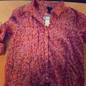 Adorable GAP, BNWT Button up floral print shirt!
